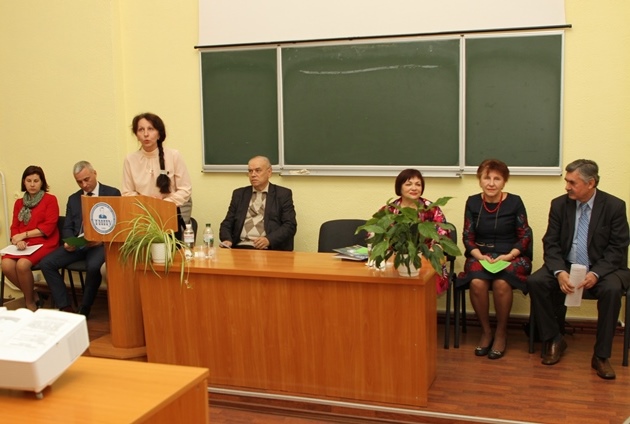 Учасників конференції вітає проректор з наукової роботи та міжнародного співробітництва ТНПУ, доктор біологічних наук Фальфушинська Г.І.